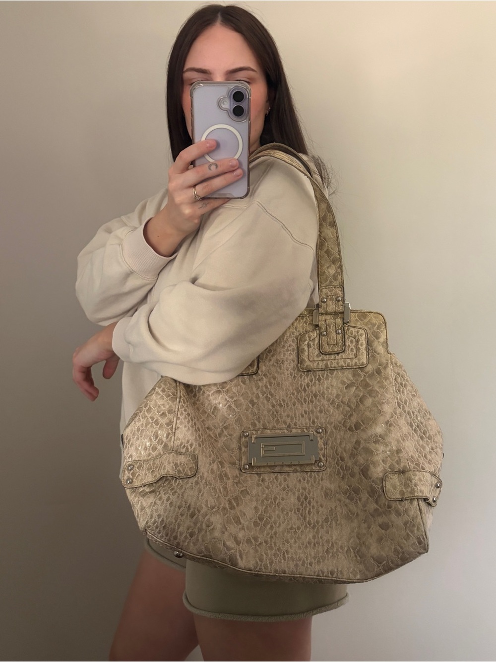 Y2K Guess cream faux croc leather large tote purse - Picture 2 of 16